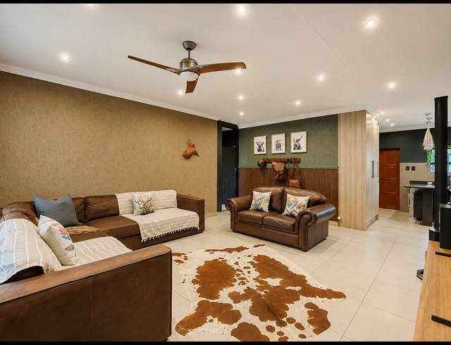2 BEDROOM TOWNHOUSE FOR SALE IN THREE RIVERS